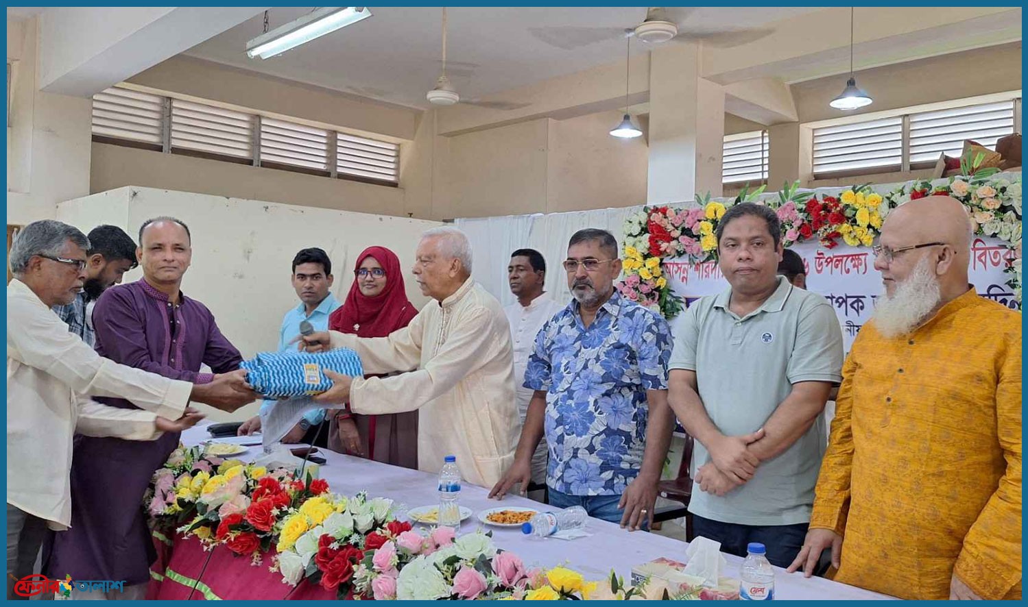 ফেনীতে ৬৫ পূজামণ্ডপে সরকারি চাল ও শাড়ি বিতরণ
