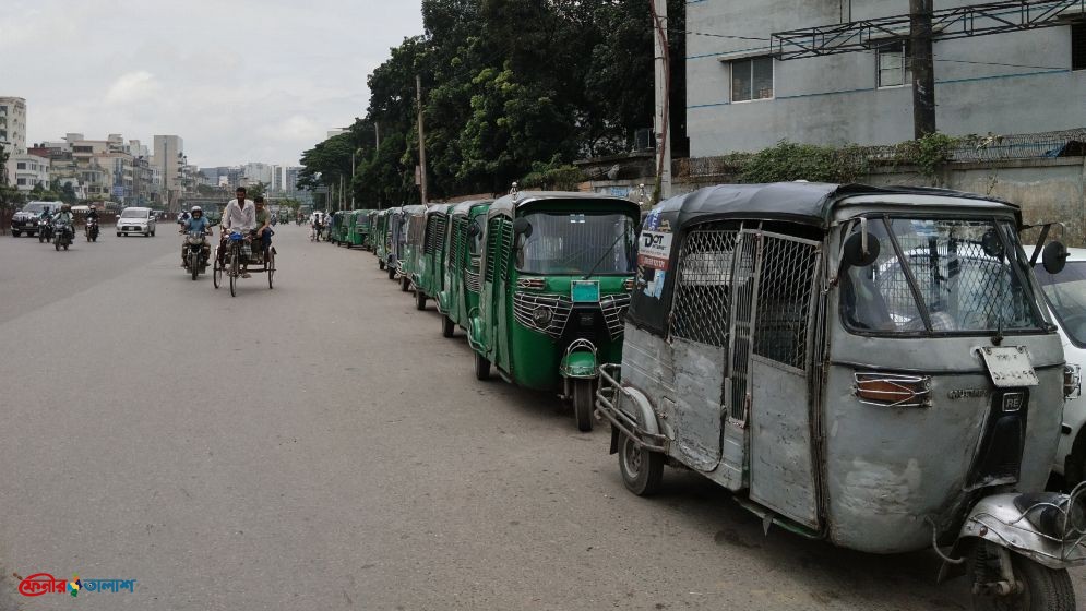 রাজধানীতে গ্যাস সংকটে সিএনজি চালকদের নাভিশ্বাস