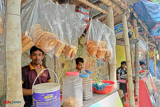 বনরুটির দাম বাড়ল ৫ টাকা, শ্রমজীবী মানুষের কষ্ট বেড়েছে