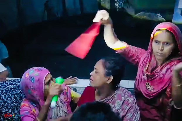 ঘরে একা ছিলেন প্রবাসীর স্ত্রী, কুপিয়ে হত্যার পর আইফোন নিয়ে গেল দুর্বৃত্তরা