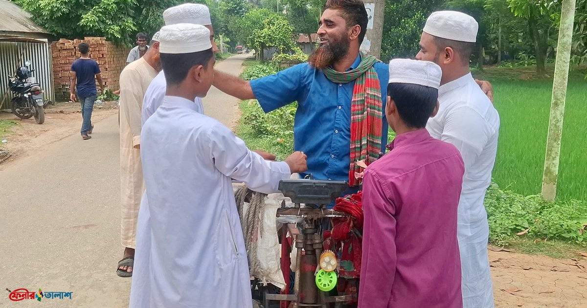 টাকা নয়, শর্ত শুধু দোয়া—কোরআনের পাখিদের বিনা ভাড়ায় গন্তব্যে পৌঁছে দেন ইয়ার মাহমুদ