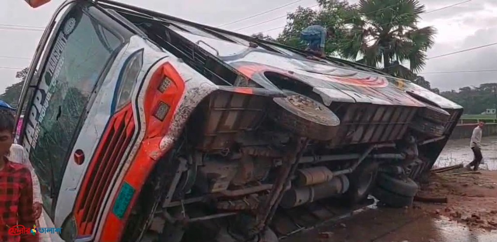 দুর্ঘটনায় মৃত্যুর খবরে প্রাণ গেল দাদির, পরে অক্ষত ফিরল নাতনি