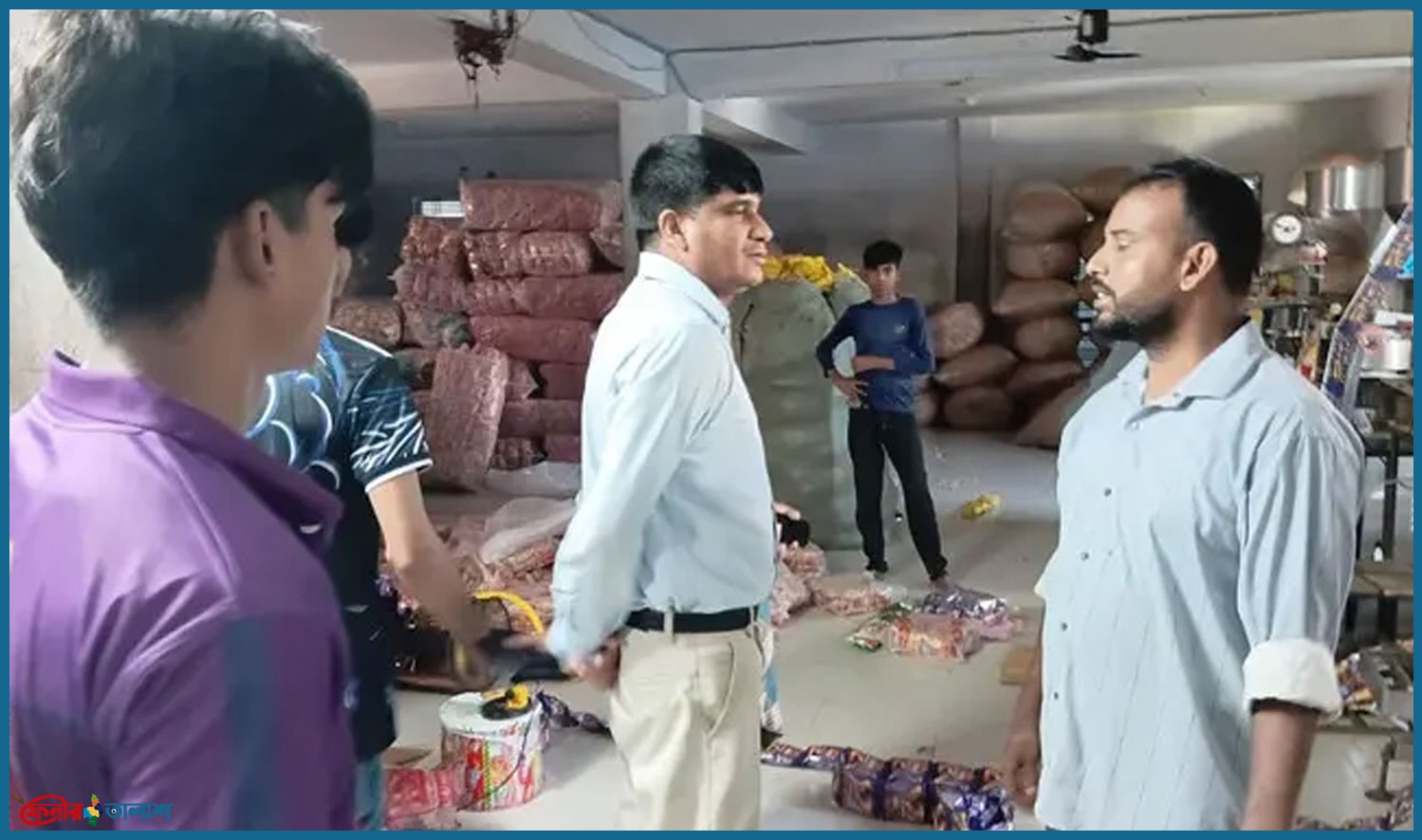 ফেনীতে নকল মোড়কে নিম্নমানের চিপস, প্রতিষ্ঠানকে লাখ টাকা জরিমানা